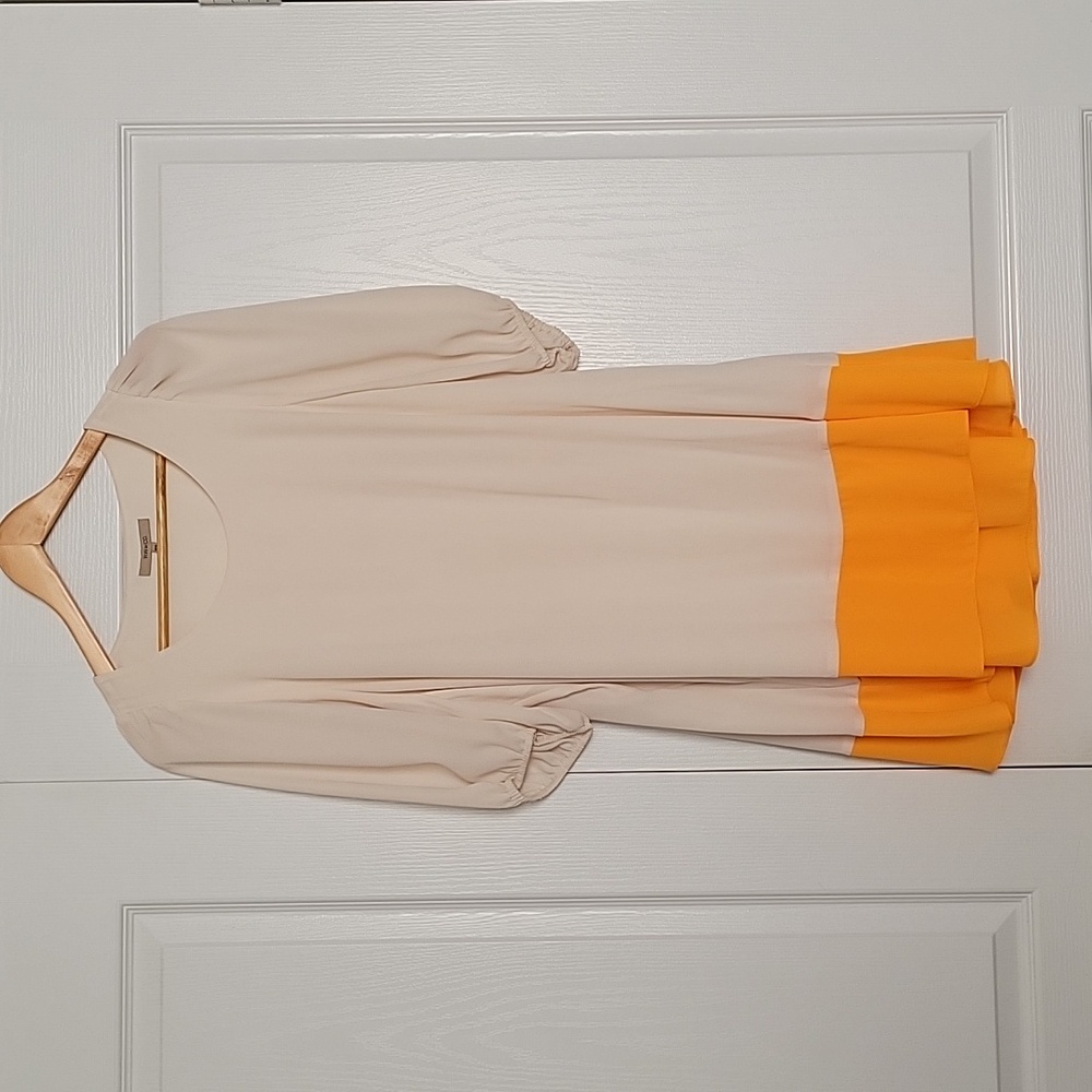 RW&Co Cream and Tangerine BabyDoll Dress with Half Length Sleeves and Pockets